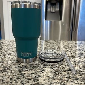 30 oz Yeti Rambler